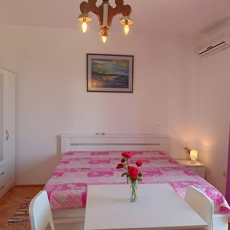 Apartments Nela ييلسا الغرفة الصورة