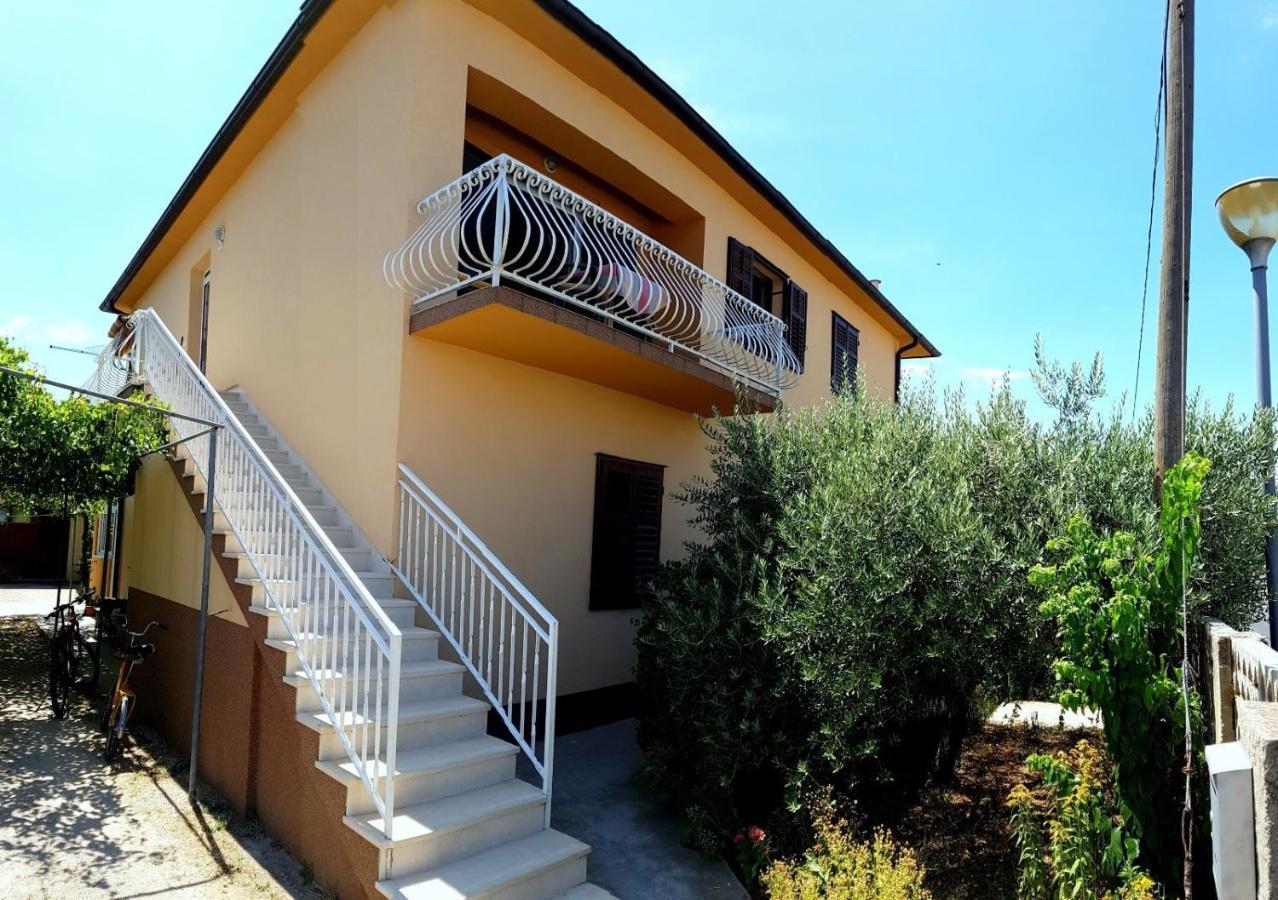 Apartments Nela ييلسا المظهر الخارجي الصورة